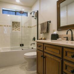Edgecliff Getaway