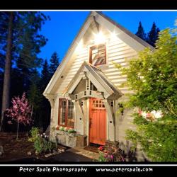 Old County Red Door Cabin